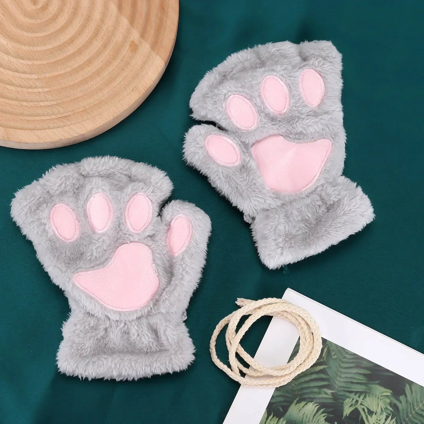 Kawaii Women Cat Gloves Fashion Girls Cat Claw Paw Plush Mittens Warm Soft Plush Short Fingerless HalfFinger Winter Thick Gloves